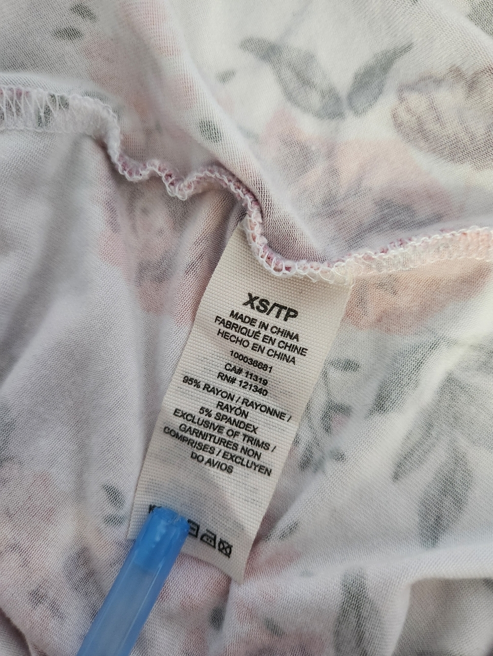 Garage Smocked Floral Romper Size XS - Picture 8 of 9